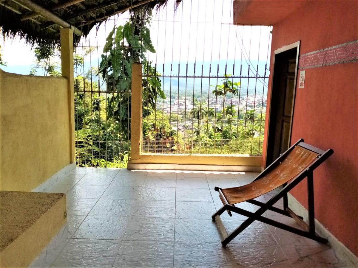Hostal Tena Naui エクステリア 写真